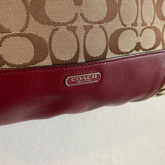Coach Park signature hobo, jacquard, print, burgundy, trim F 30341 top zip - Picture 2 of 11